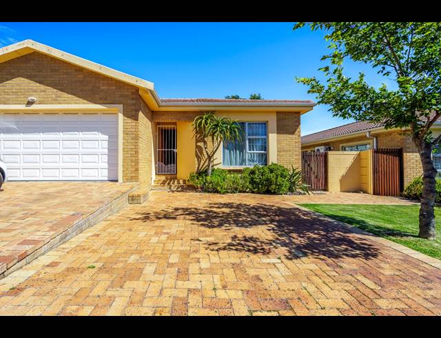 3 BEDROOM HOUSE FOR SALE IN SONSTRAAL HEIGHTS